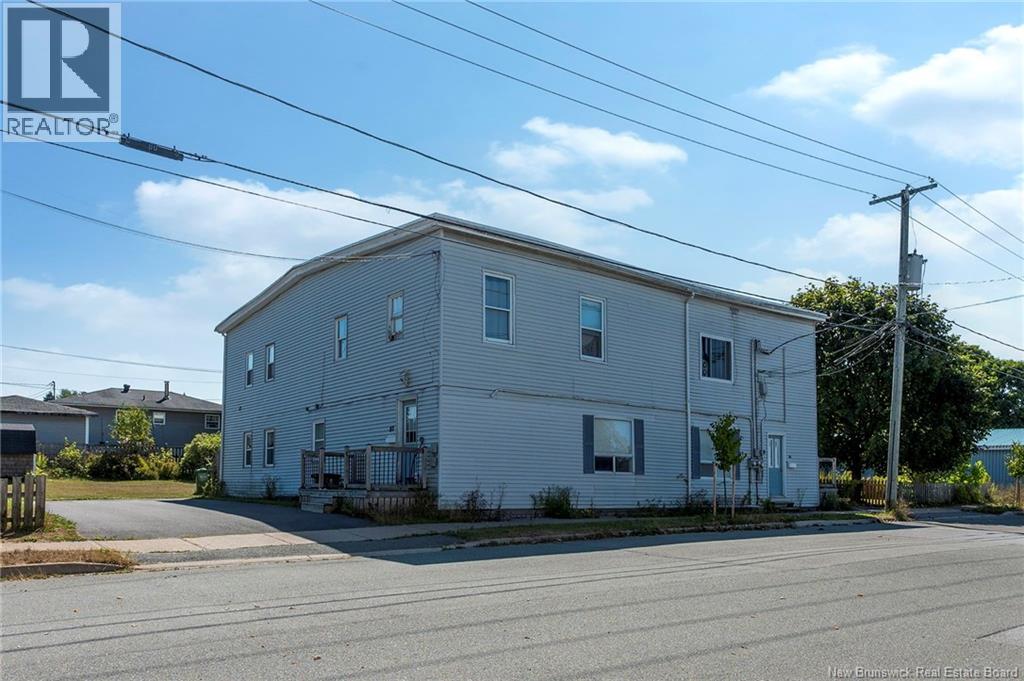 82-84 Rodney St, Saint John, NB E2M 1X1