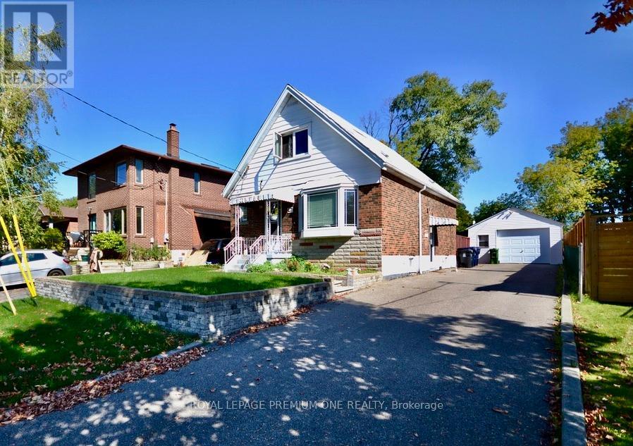 47 Singleton Rd, Toronto, ON M1R 1H8