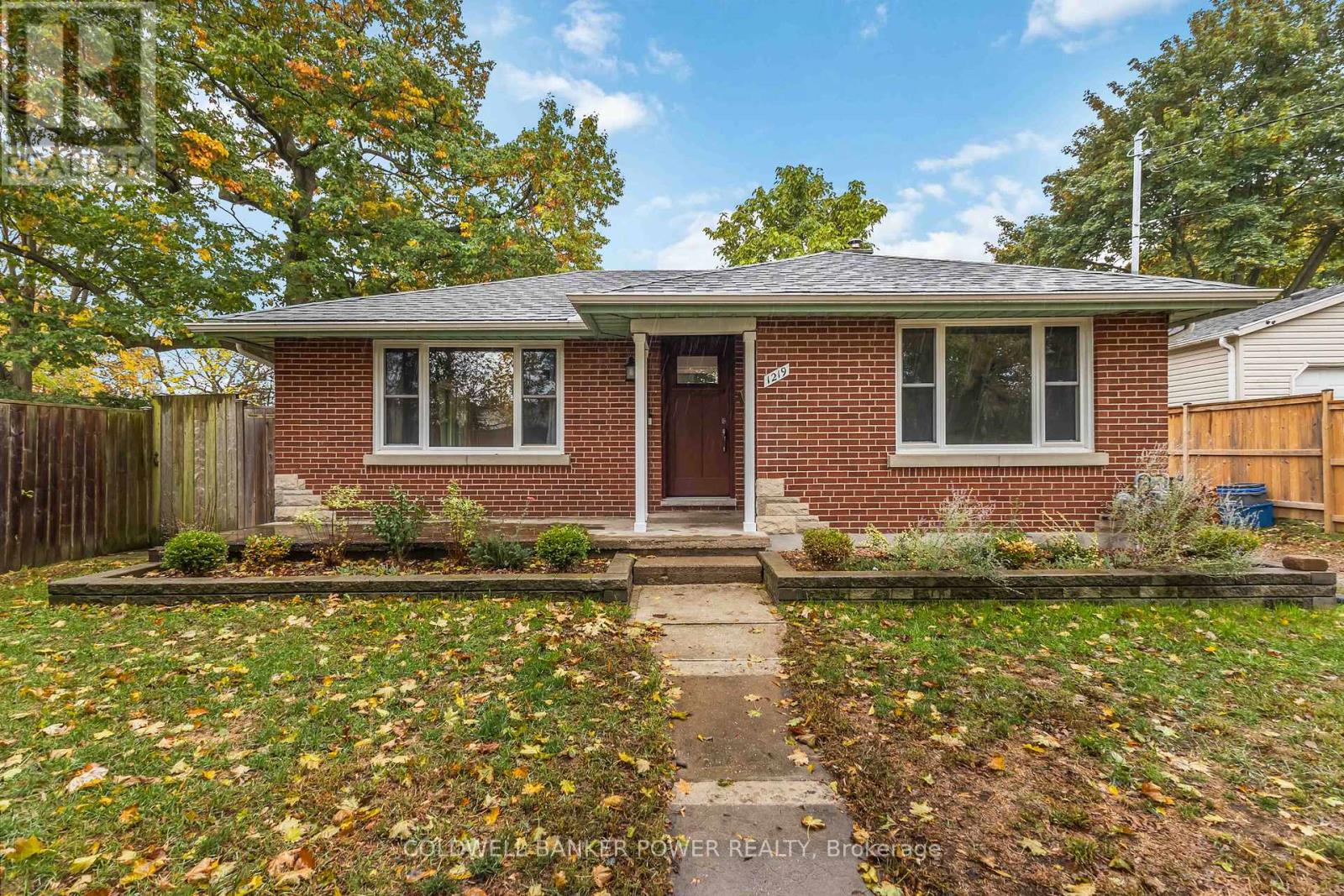 1219 Albany St, London, ON N5W 3L8