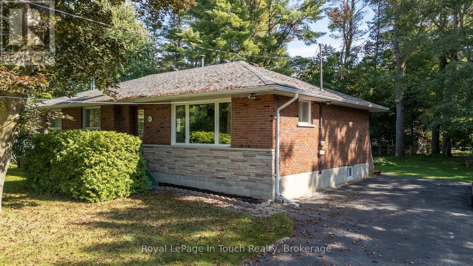 3957 Horseshoe Valley Rd W, Springwater Anten Mills, ON L9X 1E9