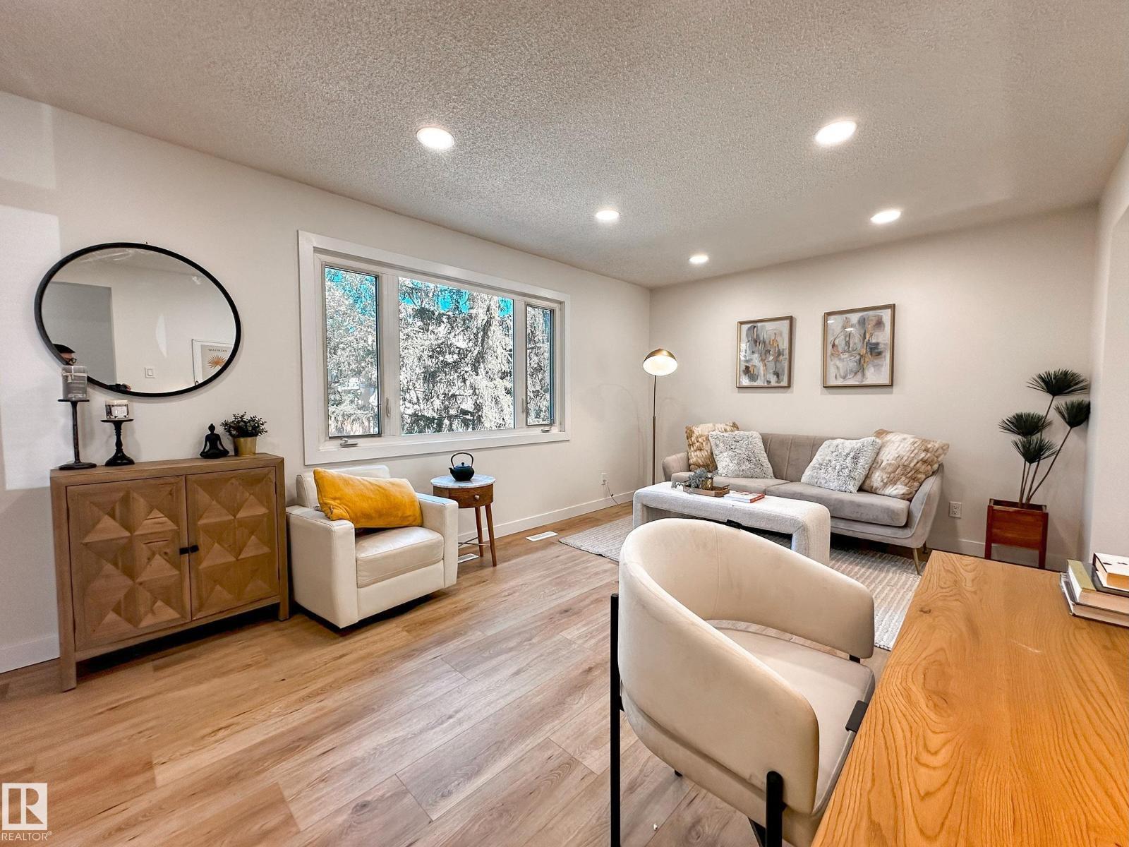 6 Callingwood Co NW #j, Edmonton, AB T5T 0H5