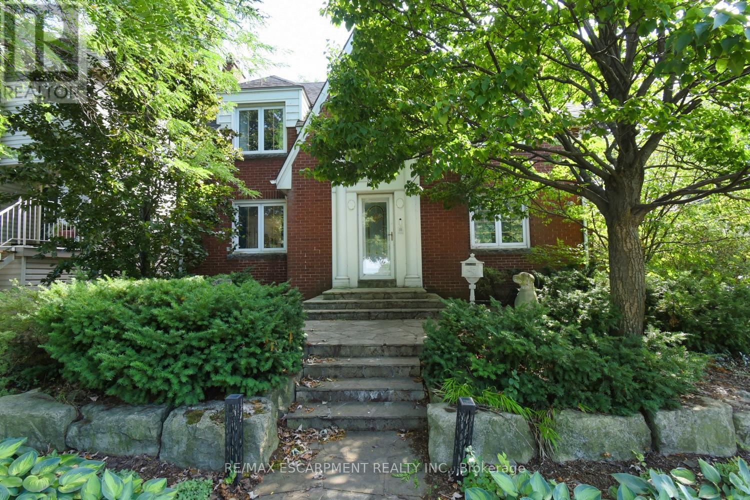 200 Concession St, Hamilton, ON L9A 1A9