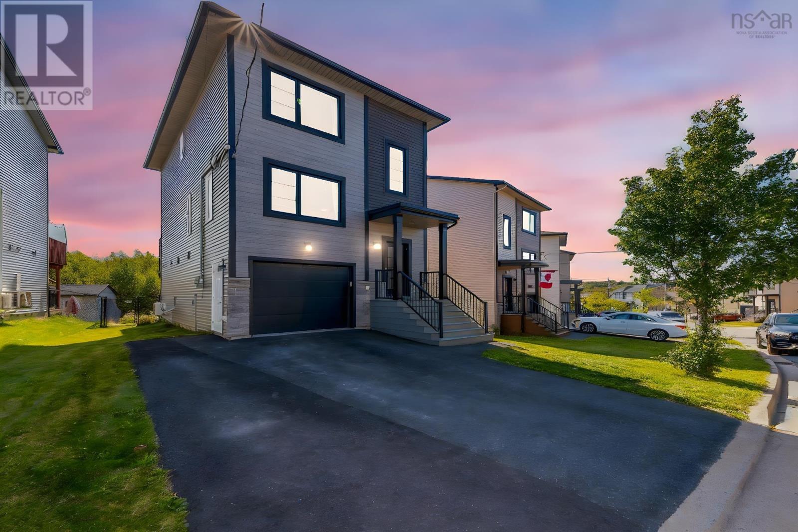 35 Onyx Cres, Halifax, NS B3P 0H5