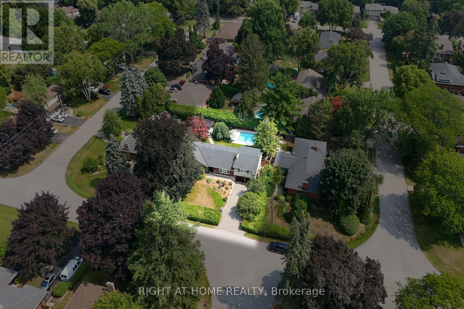 655 Gayne Blvd, Burlington, ON L7T 3V8