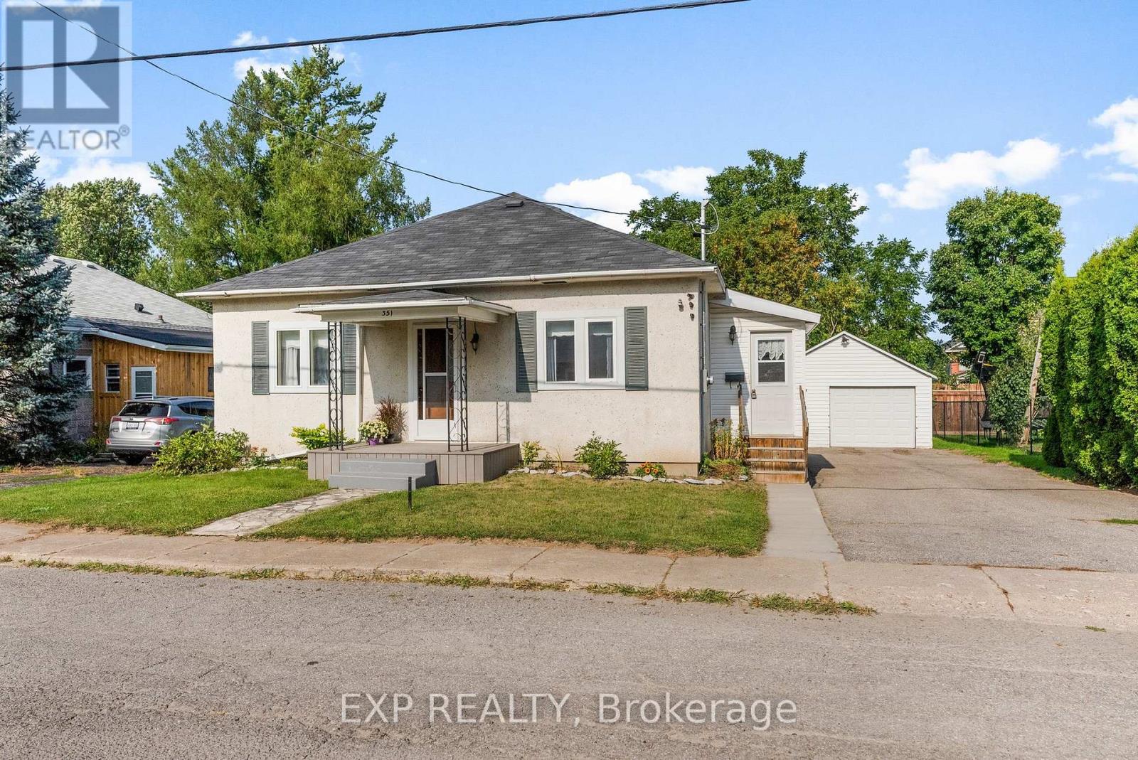 351 Lynn St, Renfrew, ON K7V 1K5
