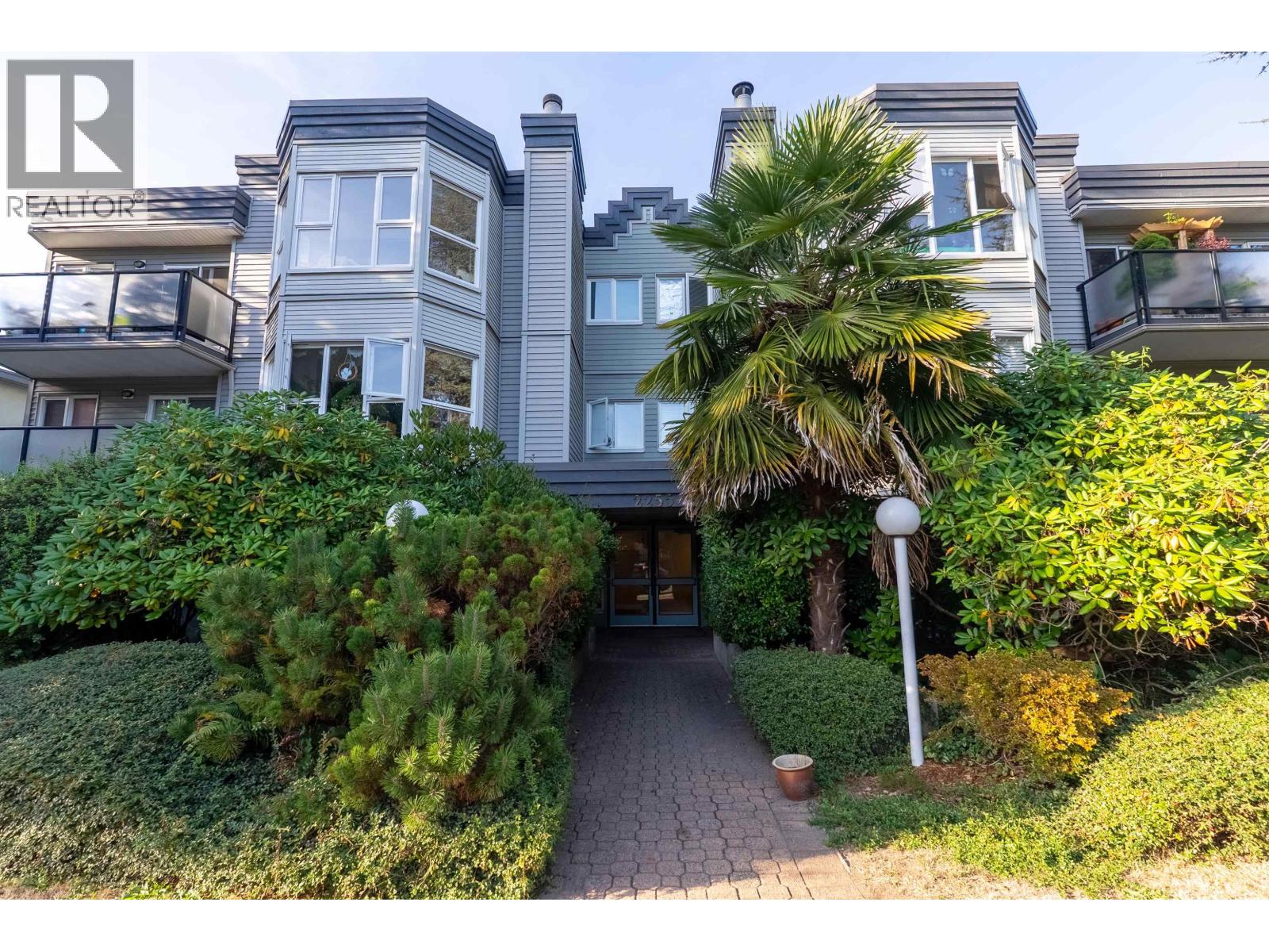 2255 Eton Street Unit 208, Vancouver, BC V5L 1C9