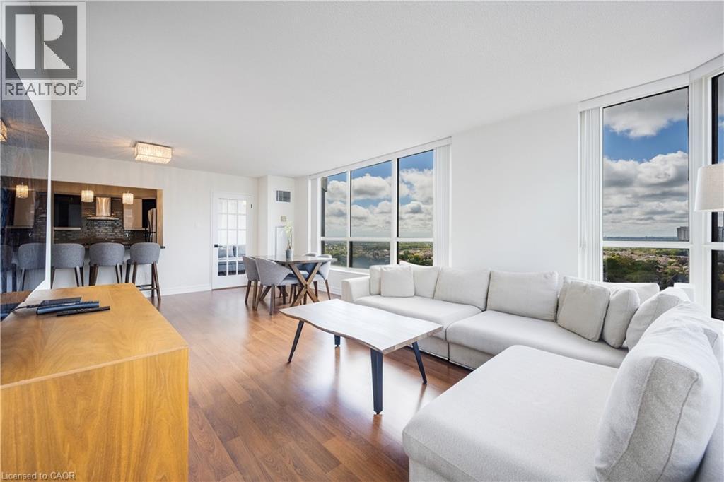 55 Elm Drive W Unit 2204, Mississauga, ON L5B 3Z3