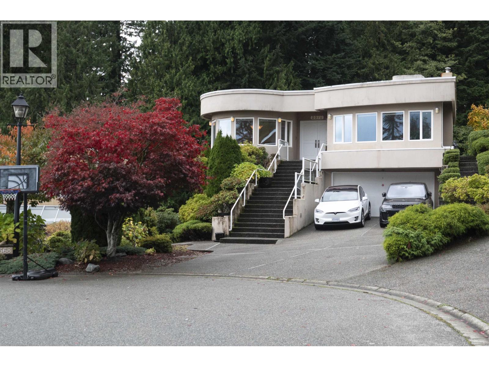 2572 Westhill Close, West Vancouver, BC V7S 3E6