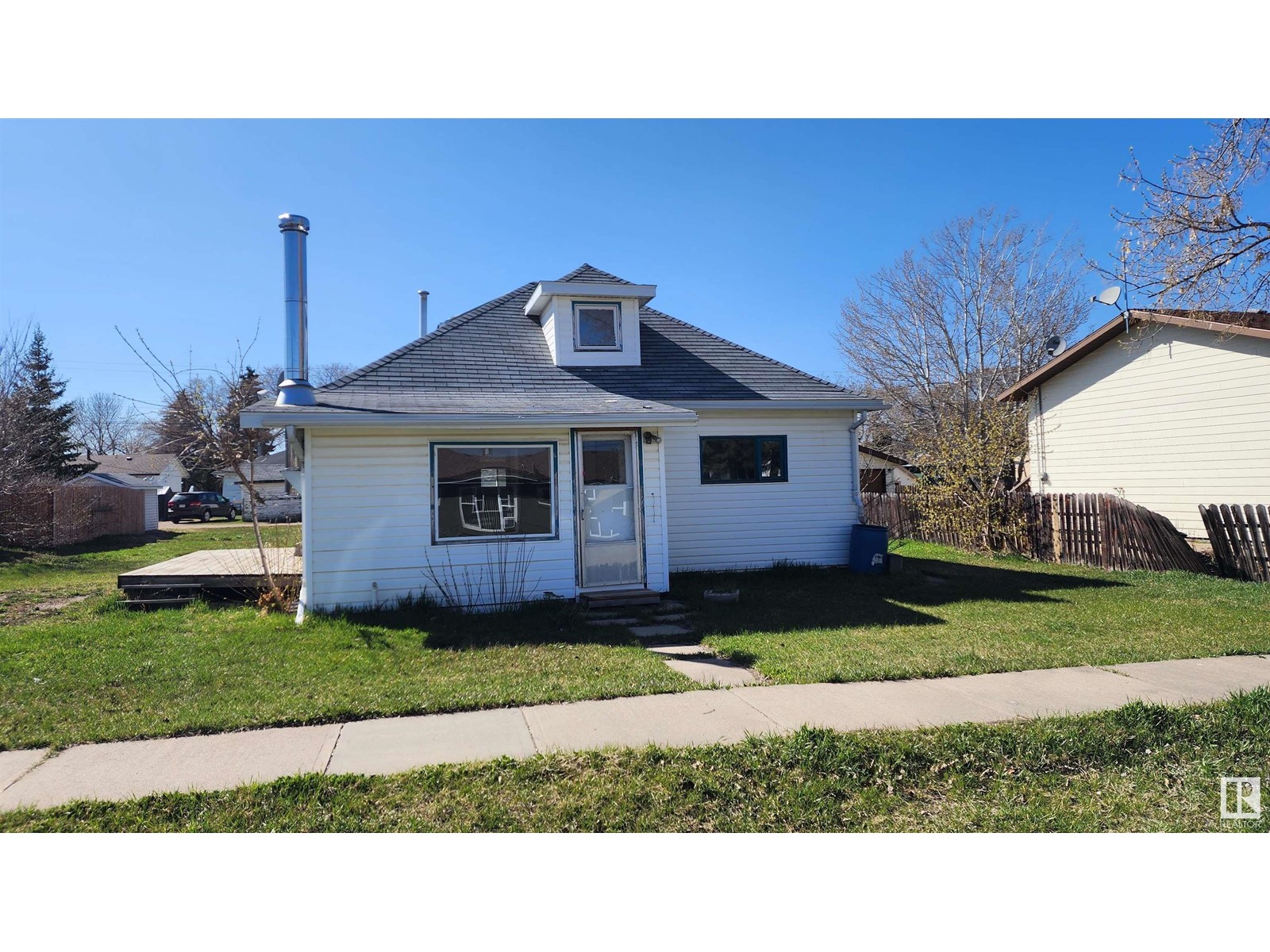 51 St Unit 5012, Mannville, AB T0B 2W0