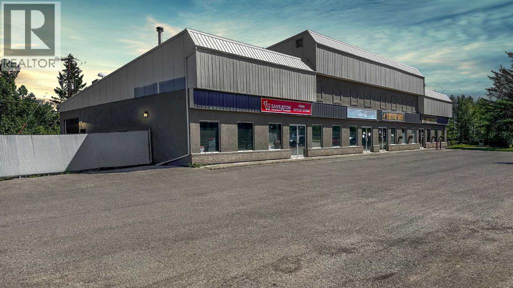 586 Main Ave W, Sundre, AB T0M 1X0