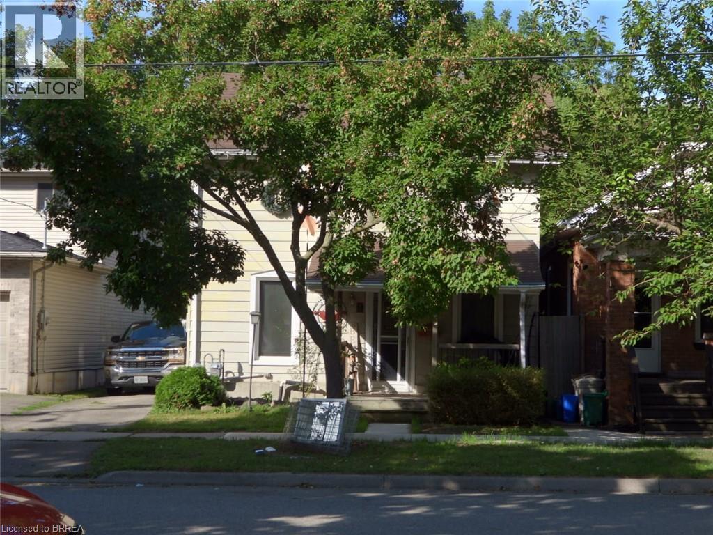 9 Superior St, Brantford, ON N3S 2J9