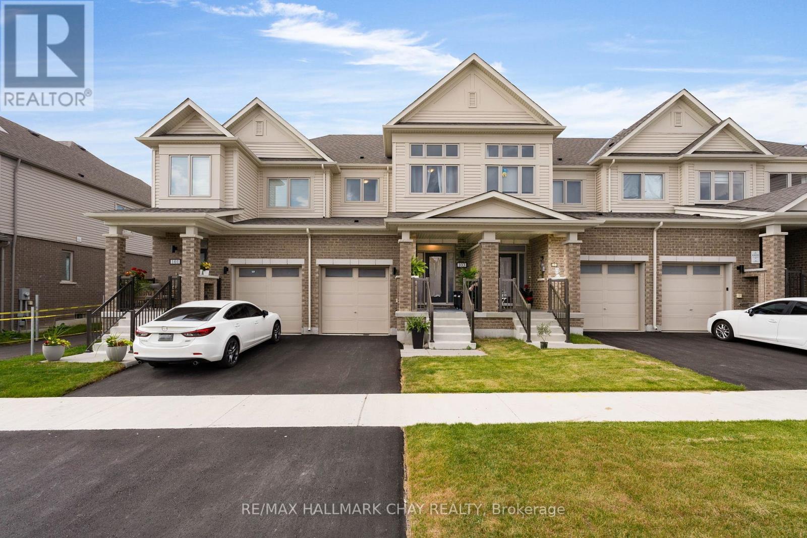 103 Sagewood Ave, Barrie, ON L9J 0K5