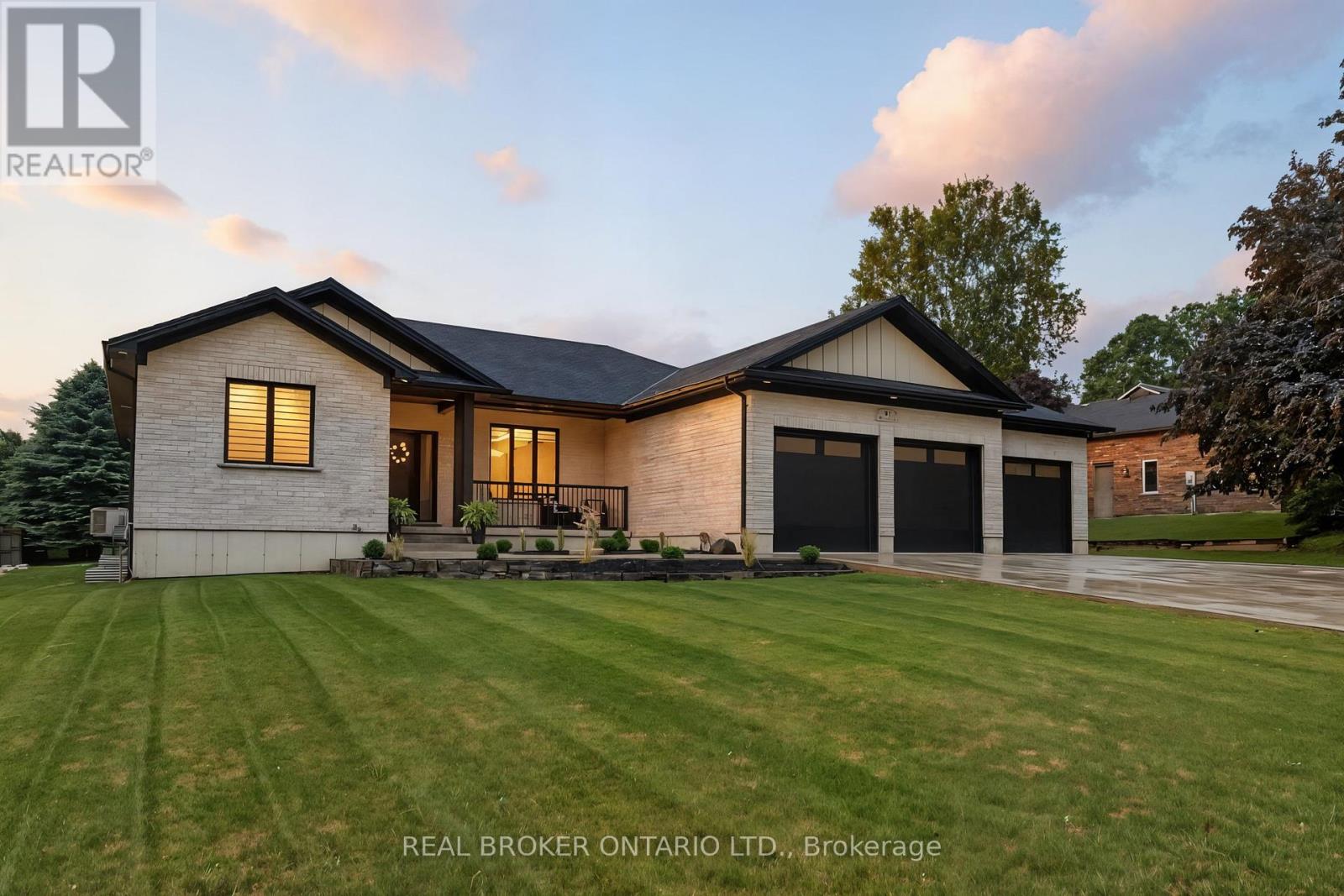 30 Tanager Dr, Tillsonburg, ON N4G 1A9