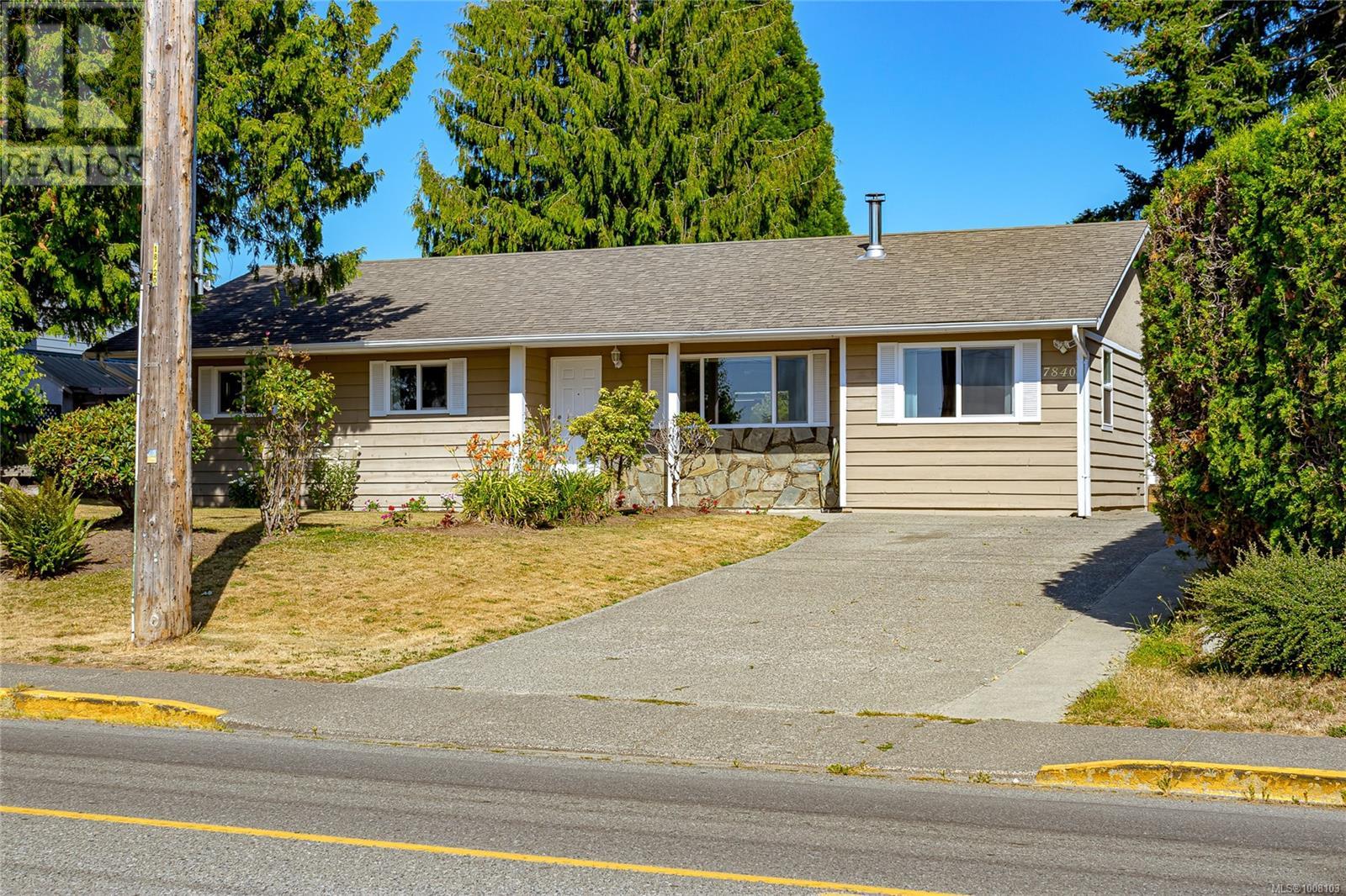7840 Wallace Dr, Central Saanich, BC V8M 1T2