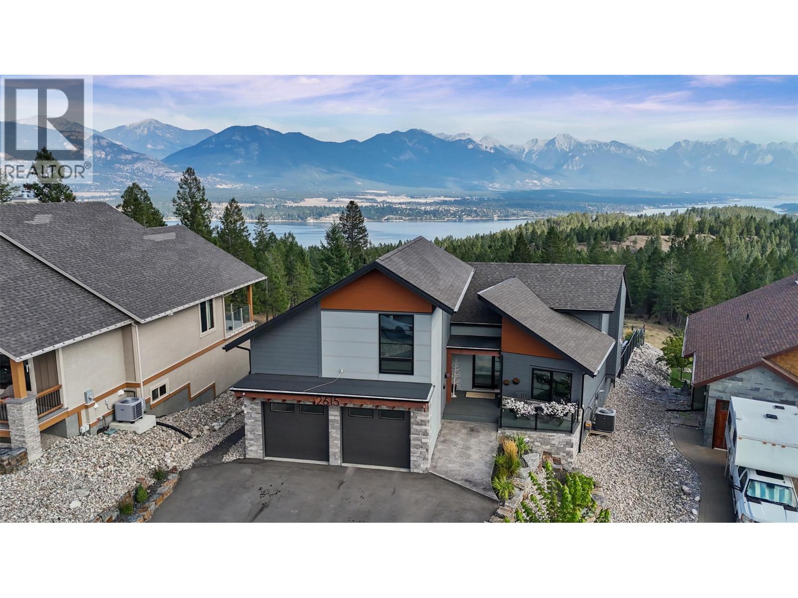 2615 Lakeview Rise, Invermere, BC V0A 1K6