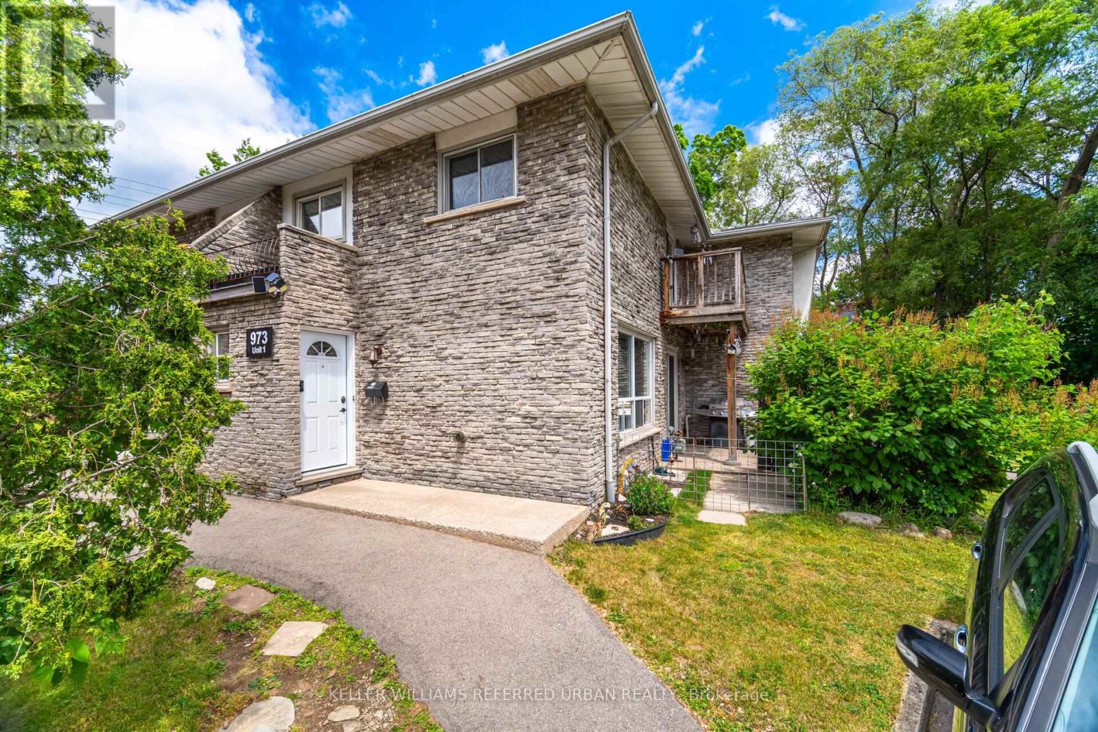 1 973 Francis Rd, Burlington, ON L7T 3Z1