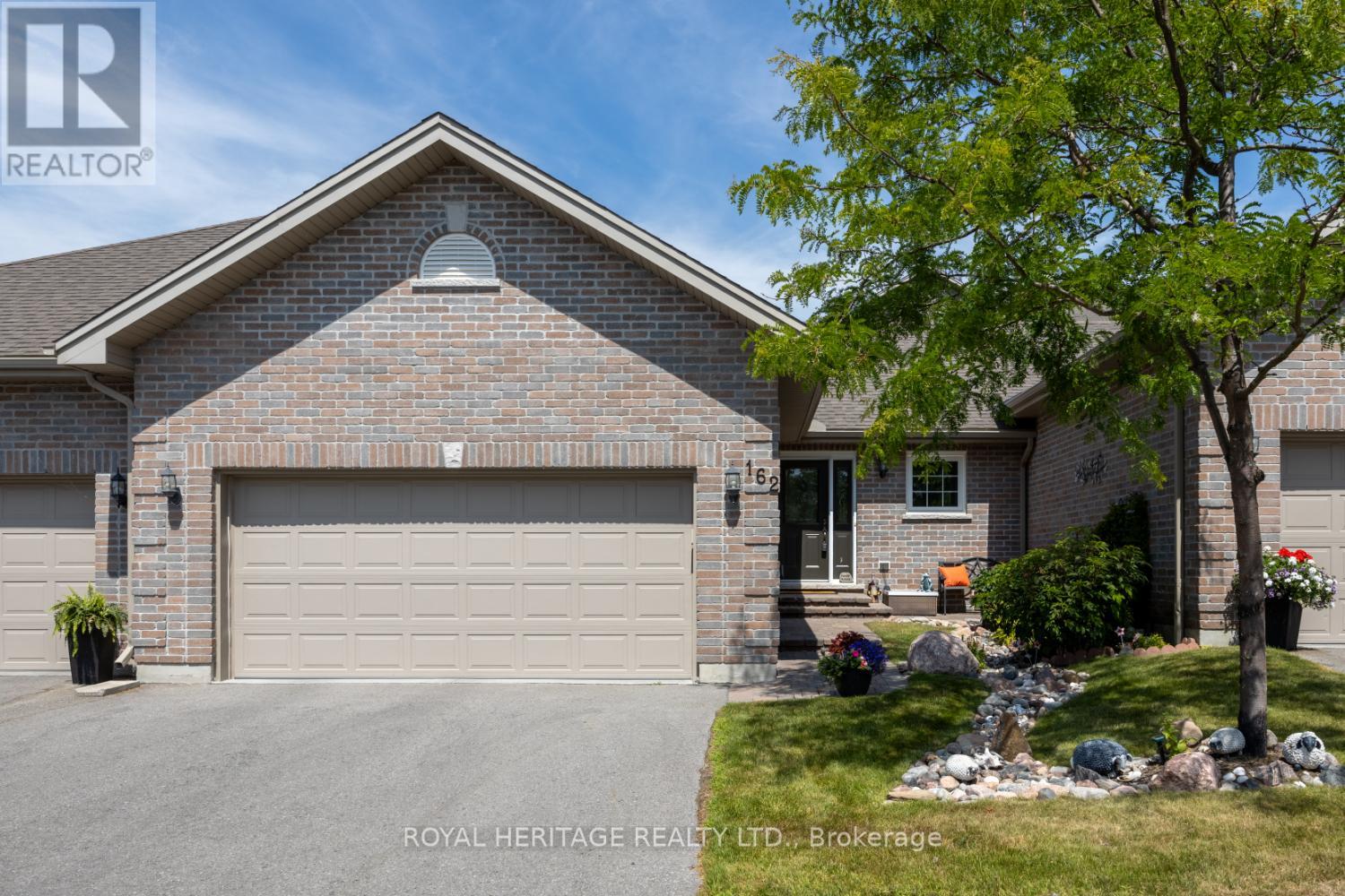 162 301 Carnegie Ave, Peterborough, ON K9L 0E9