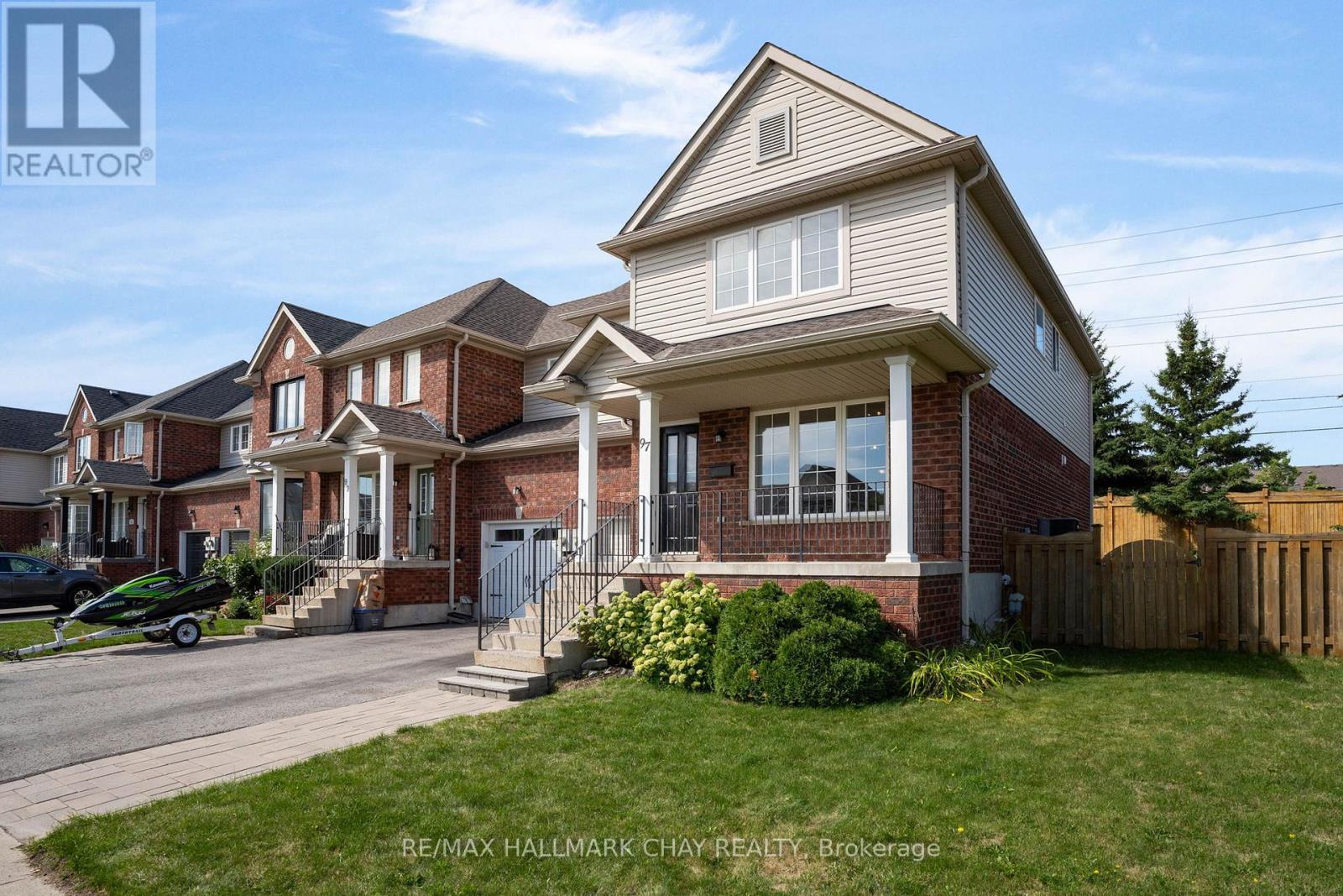 97 Bentley Cres, Barrie, ON L4N 0Z1