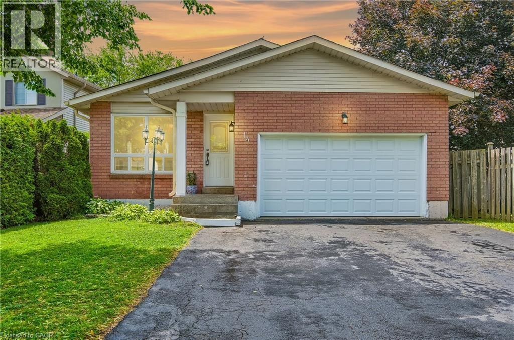 14 Ashridge Pl, Hamilton, ON L8W 3S6