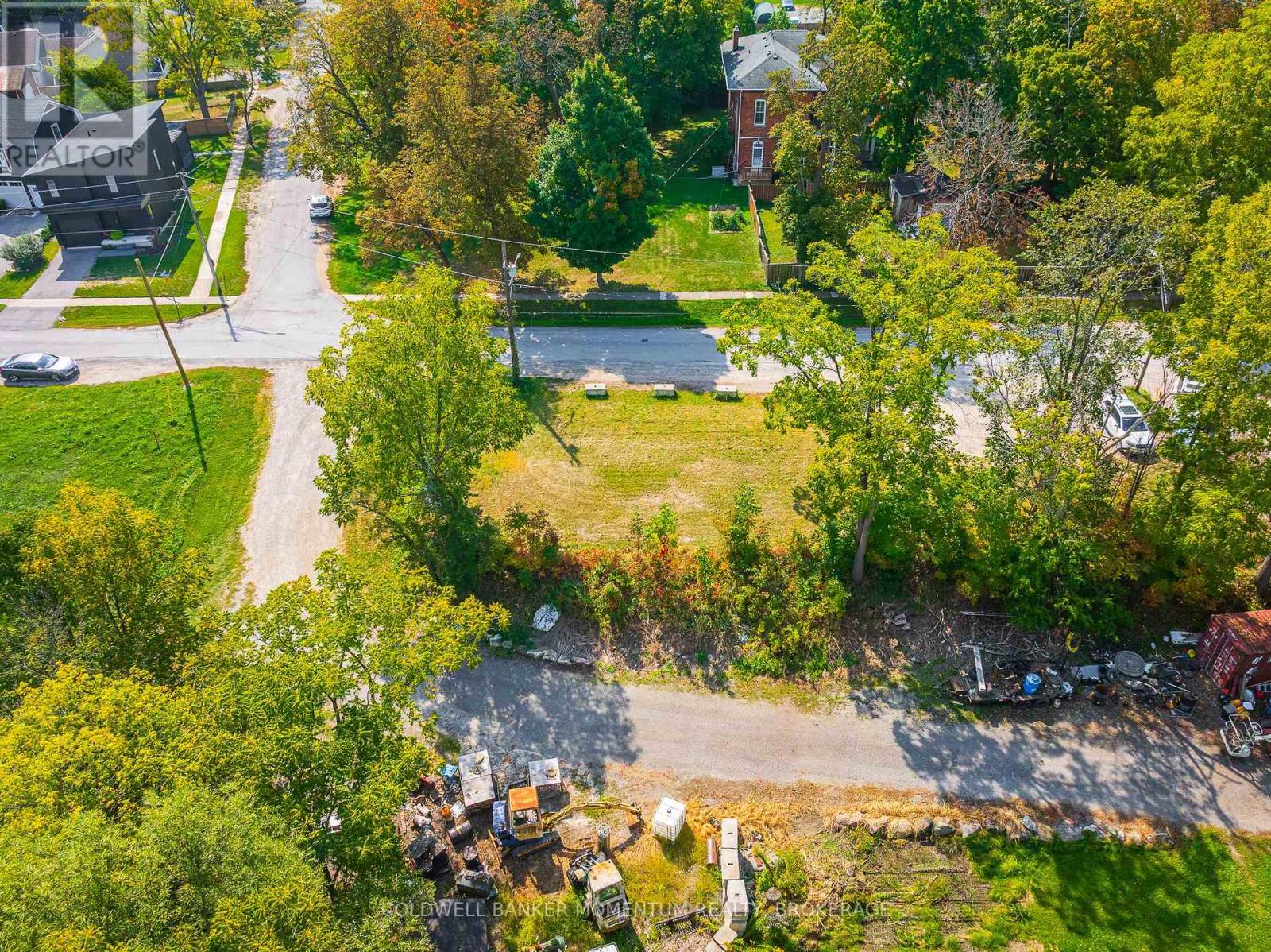 64 Bridge St, Thorold, ON L0S 1K0