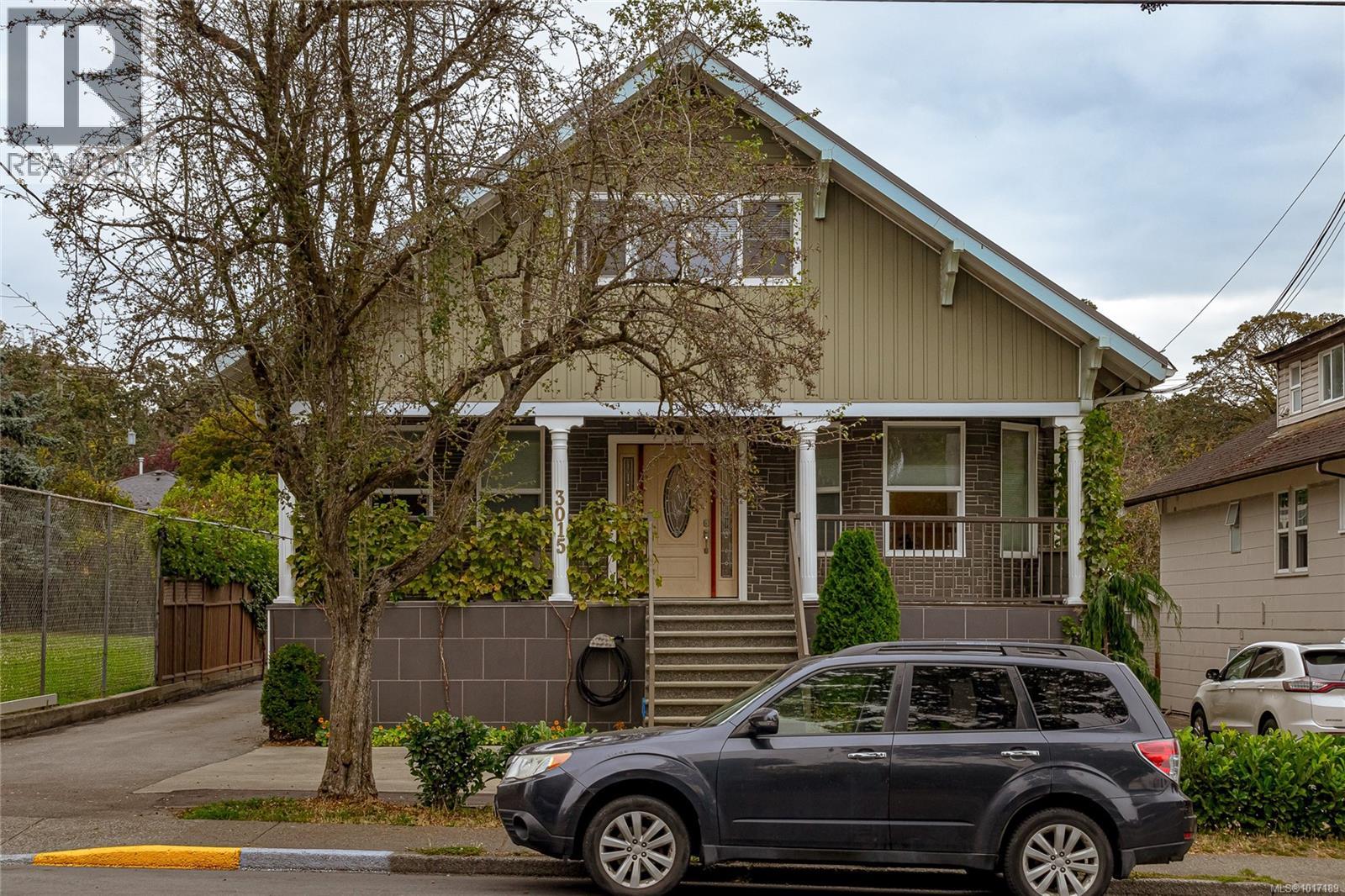 3015 Quadra St, Victoria, BC V8T 4G2