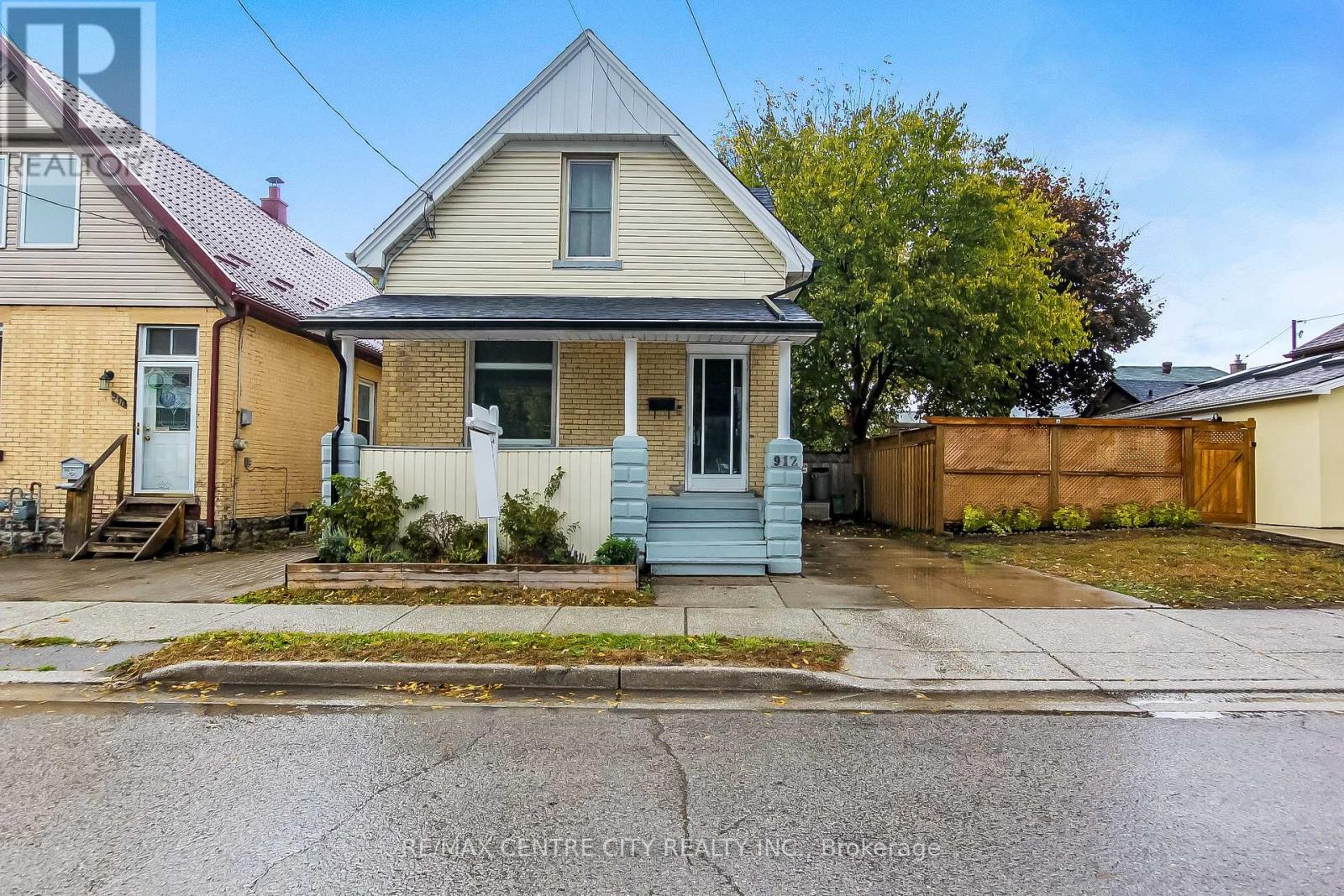 912 Dame St, London, ON N5Z 1M4