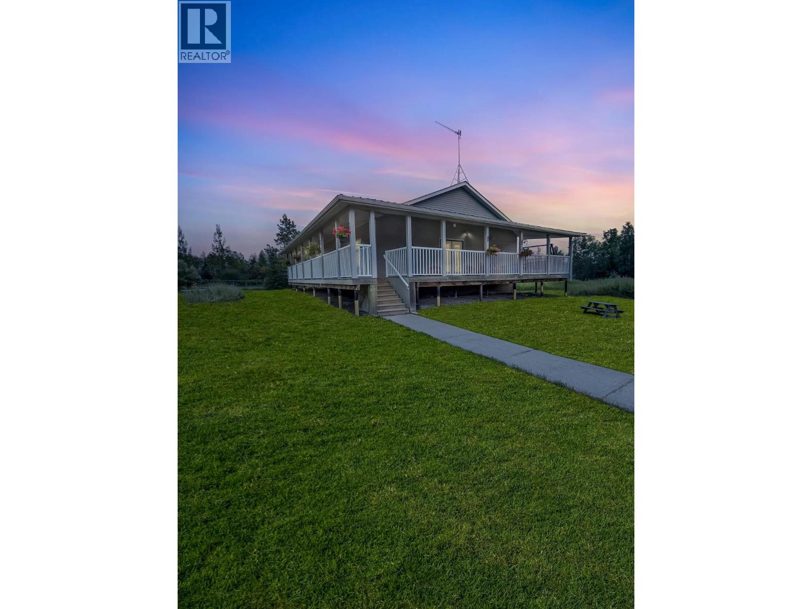5203 Lebell Rd, Farmington, BC V1G 0J4
