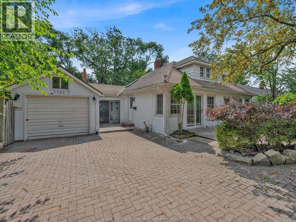 7785 Riverside Dr E, Windsor, ON N8S 1E1