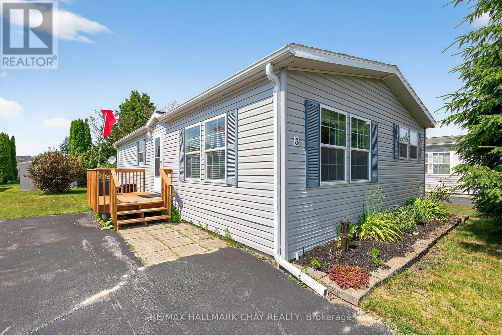 3 Illinois Cres, Wasaga Beach, ON L9Z 3A8