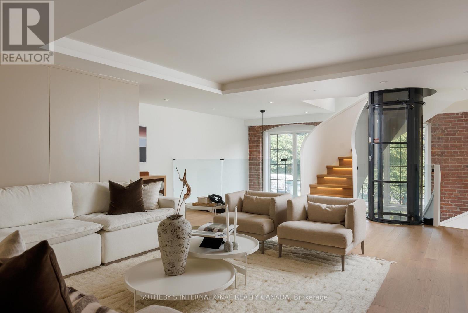 339 1100 Lansdowne Ave, Toronto, ON M6H 3Z7