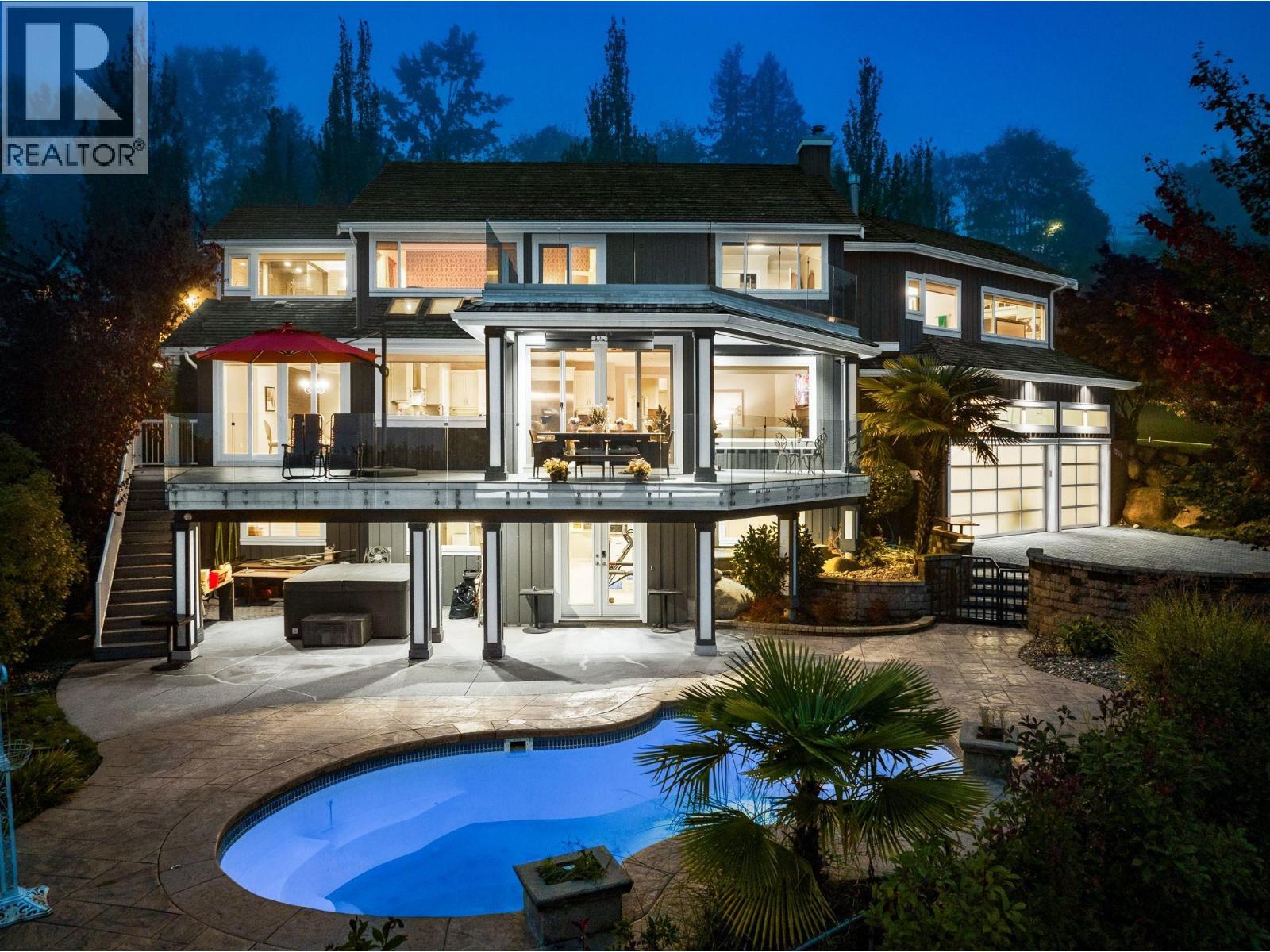 2278 Orchard Ln, West Vancouver, BC V7V 4X6