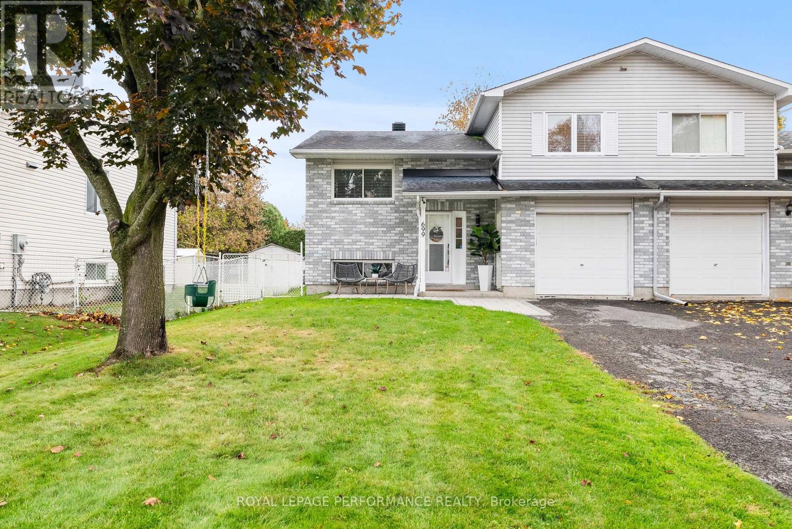 699 Payer St, Clarence-Rockland, ON K4K 1N3
