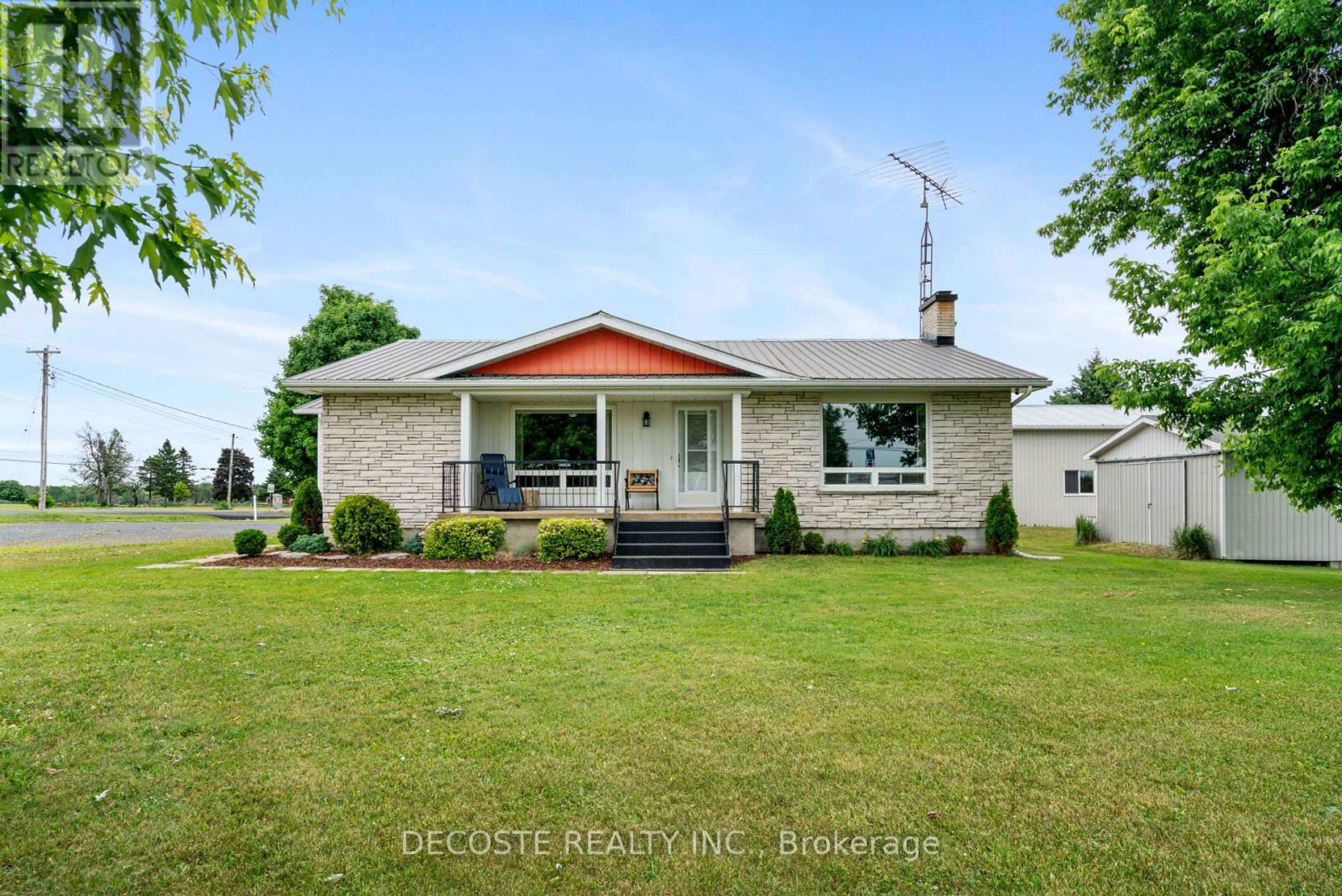 20330 Lochiel Rd, North Glengarry, ON K0C 1A0