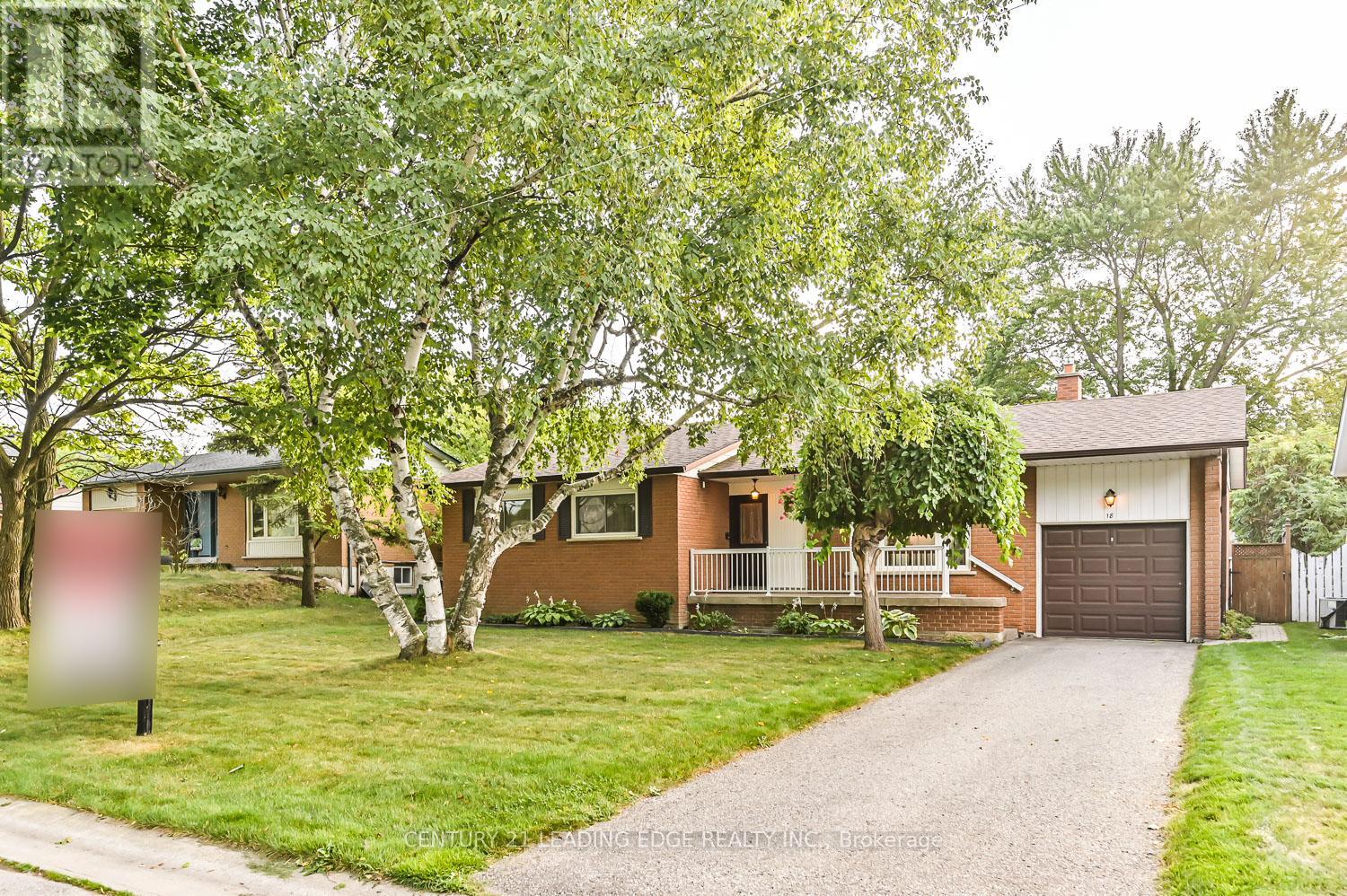 18 Sir Constantine Dr, Markham, ON L3P 2X2