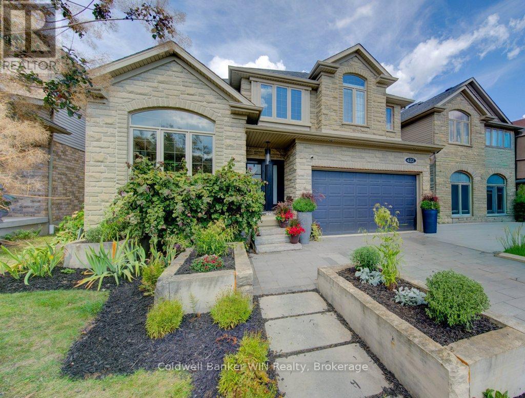 422 Rideau River St, Waterloo, ON N2V 2Y4