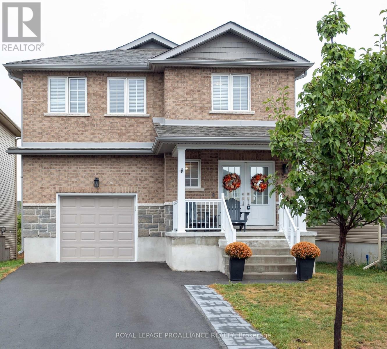 54 Brennan Cres, Loyalist, ON K0H 2H0