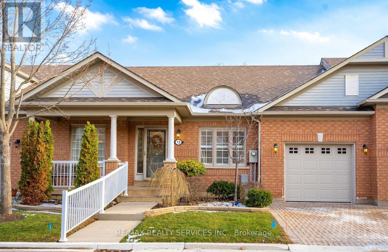 7 13 Amberhill Trl, Brampton, ON L6R 2R7