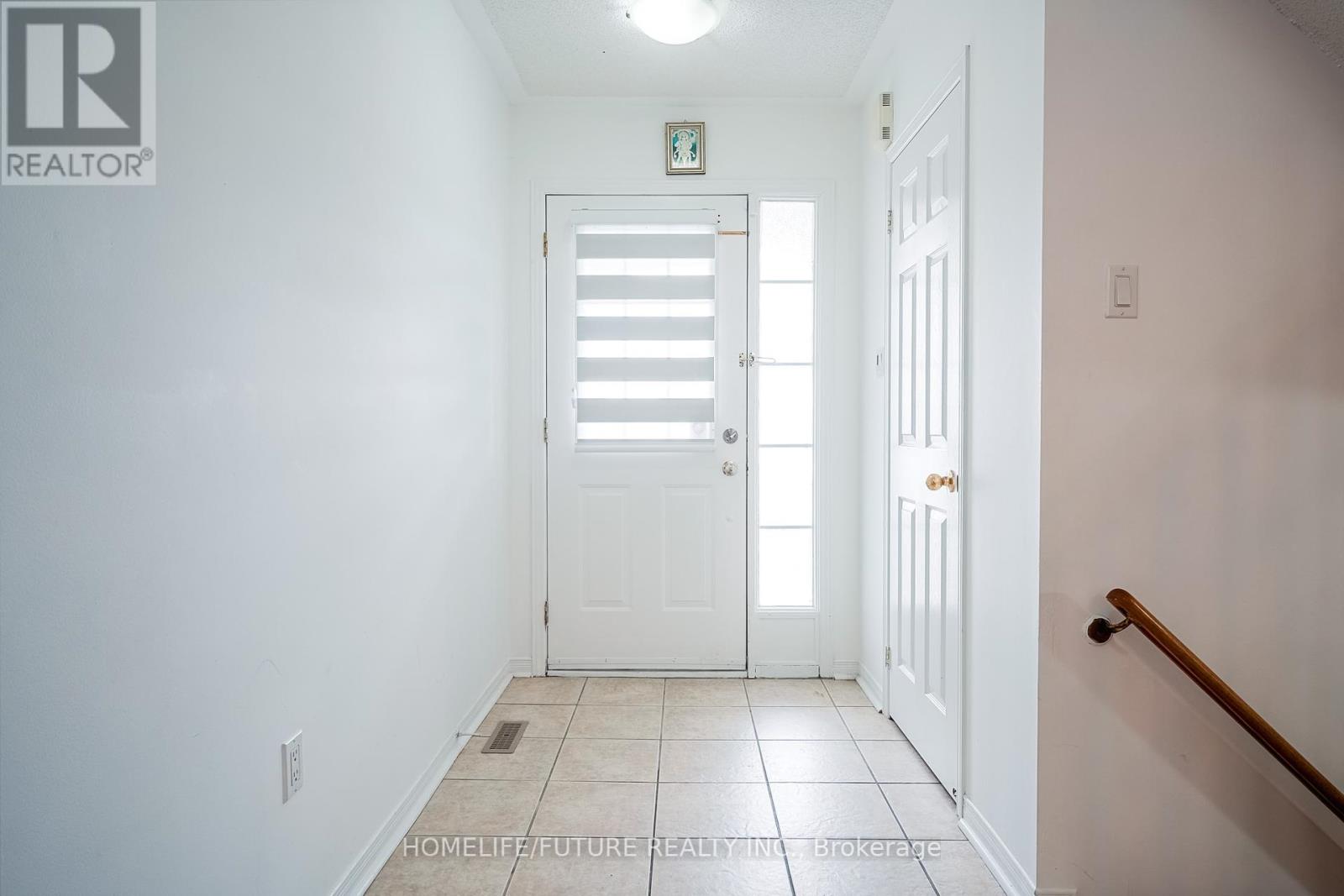 18 Mansbridge Cres, Ajax, ON L1Z 1S3