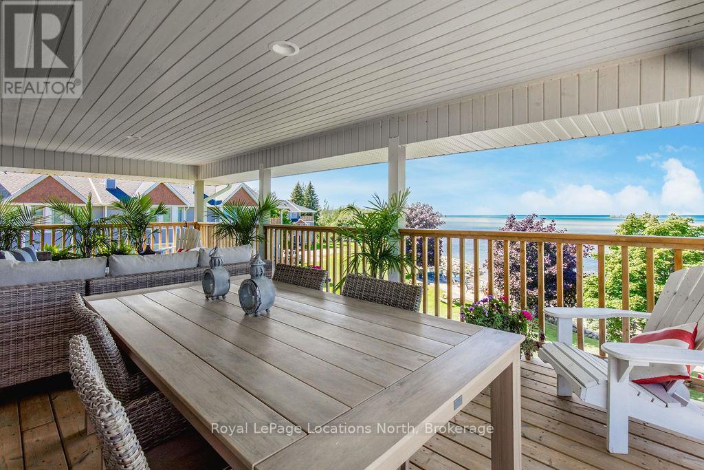38 Lighthouse Ln E, Collingwood, ON L9Y 5C8