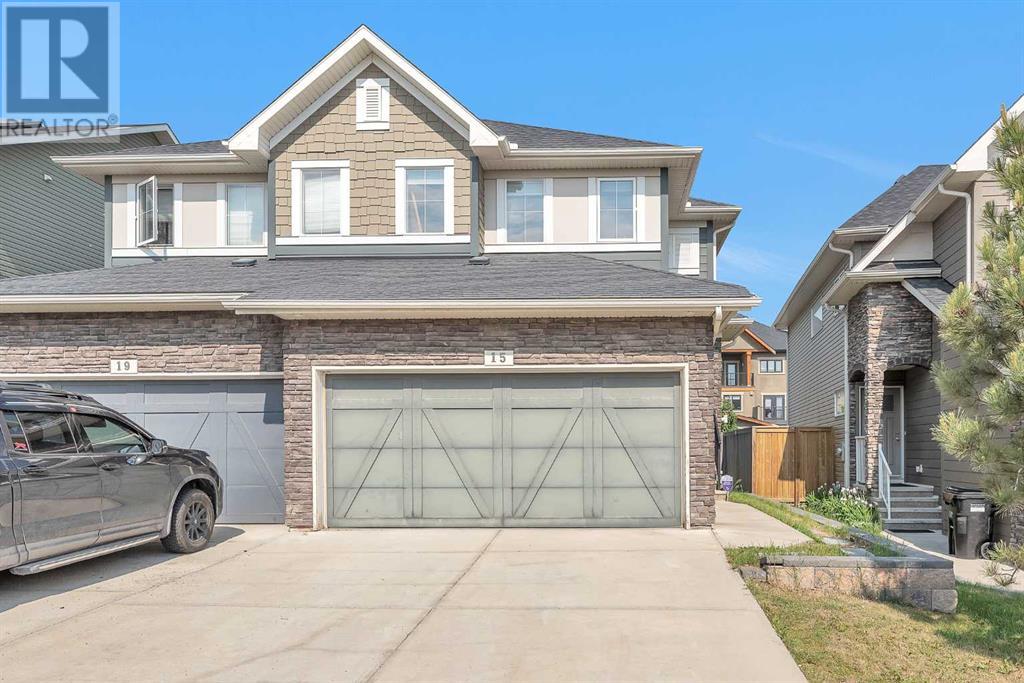 15 Kincora Cres NW, Calgary, AB T3R 0N5