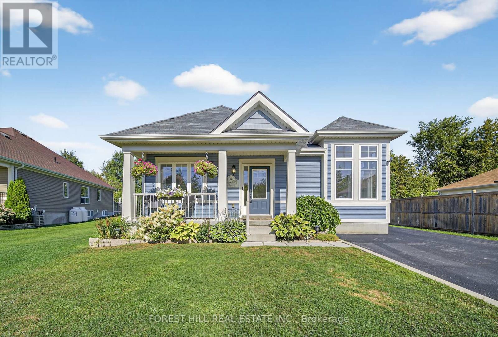 70 Robert St S, Wasaga Beach, ON L9Z 2Y2