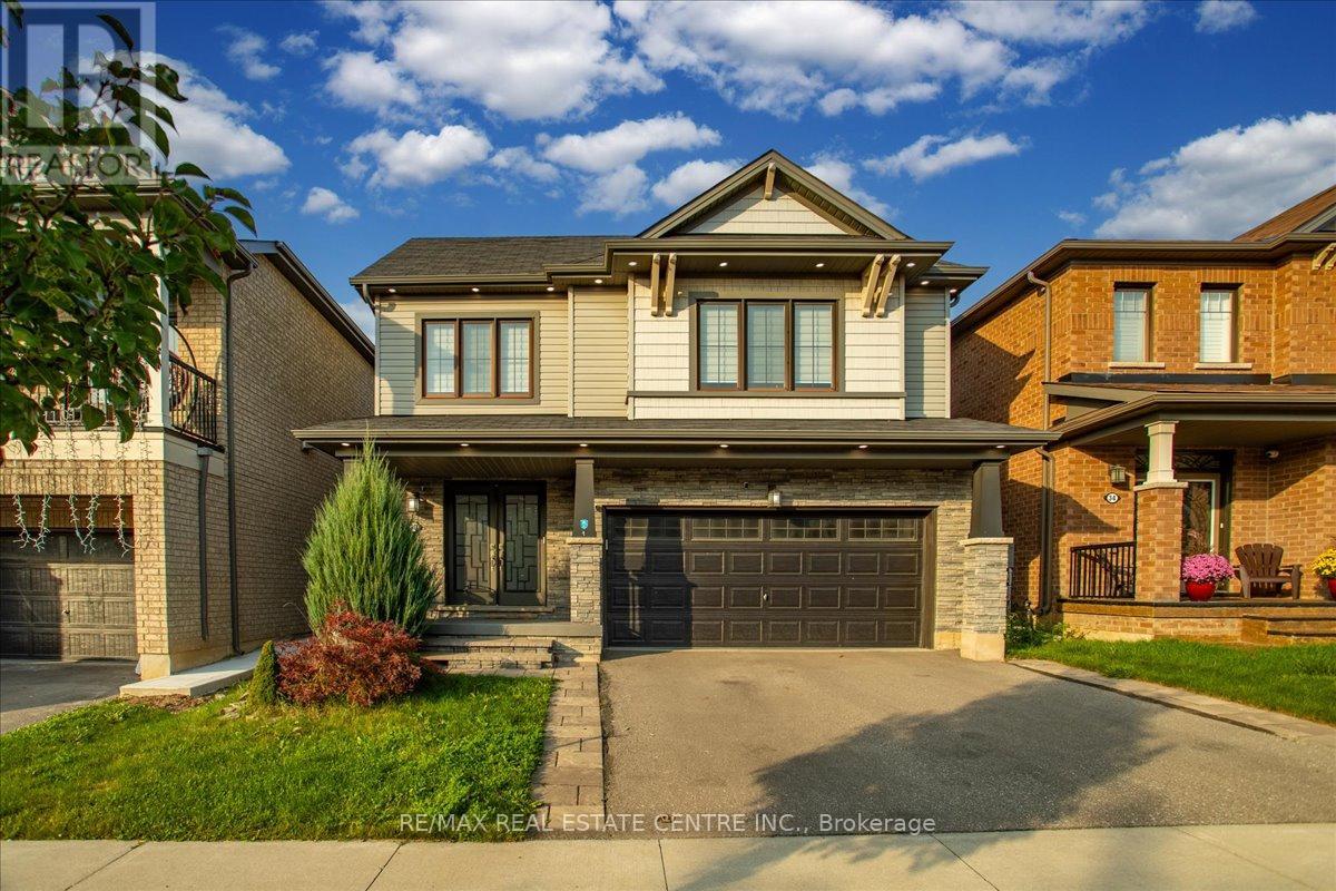 30 Scarletwood St, Hamilton, ON L8J 1X5