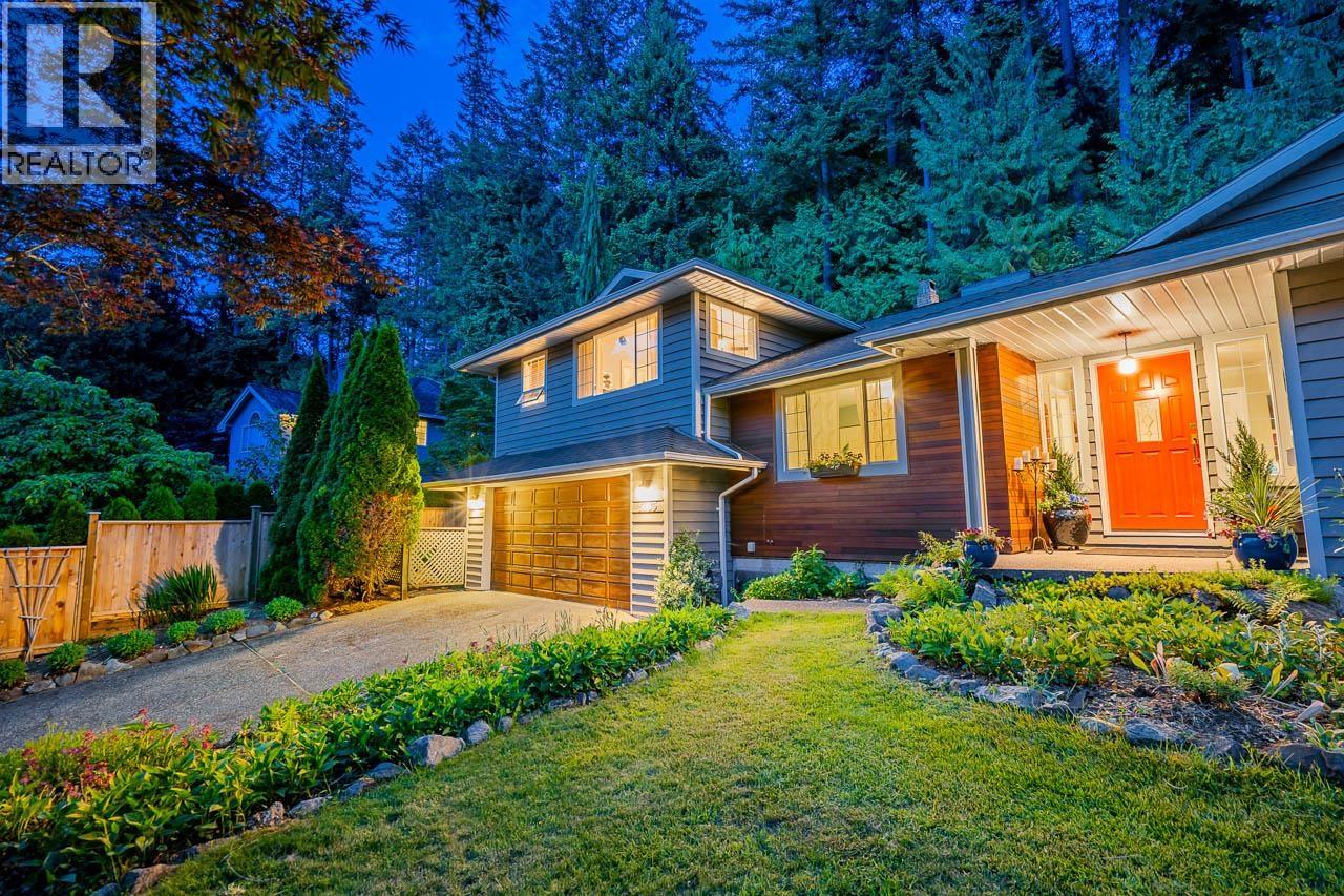 5685 Westport Rd, West Vancouver, BC V7W 1V3