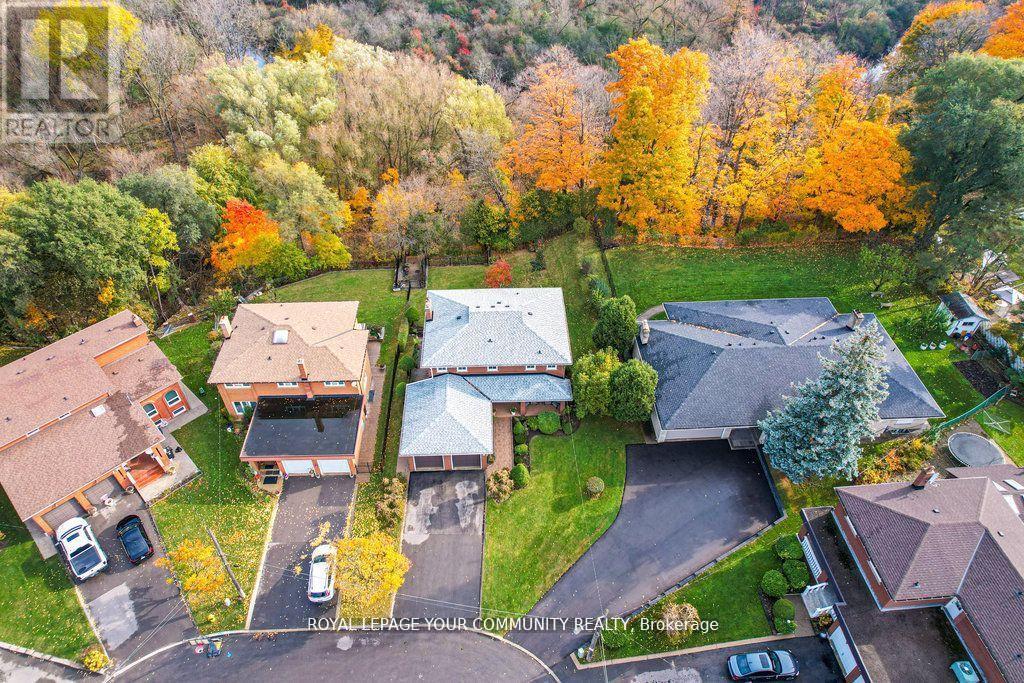 21 Disan Ct, Toronto Thistletown-beaumonde Heights, ON M9V 4A5