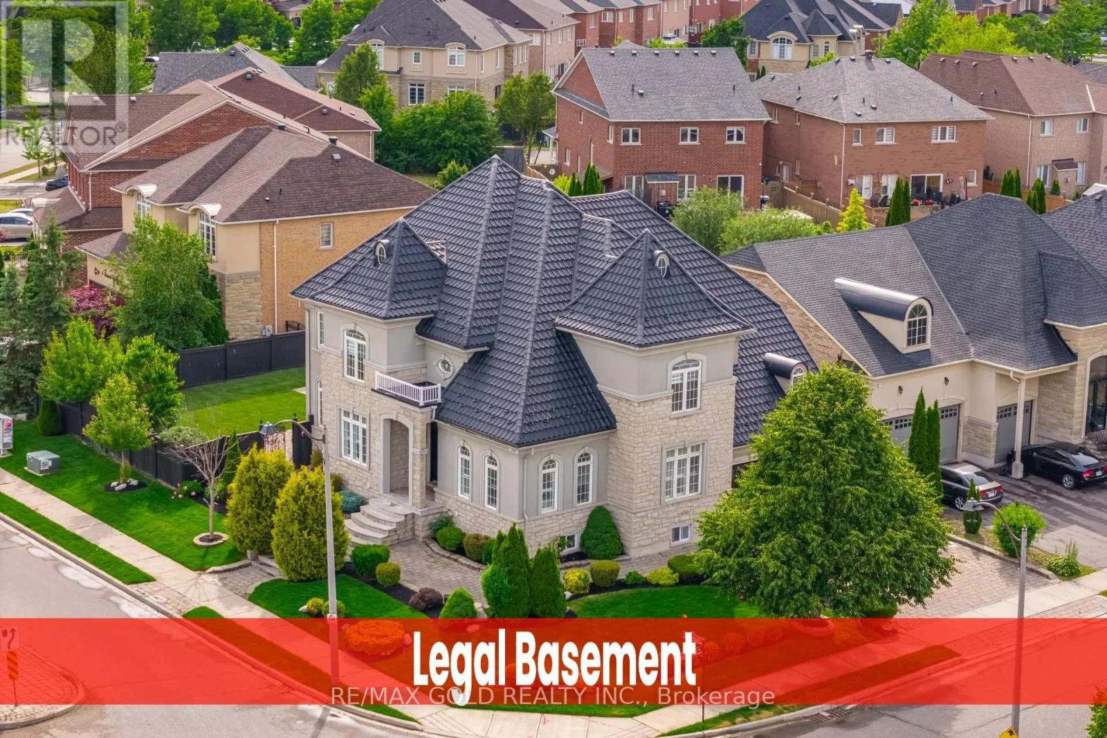 2 Belleville Dr, Brampton, ON L6P 1V7