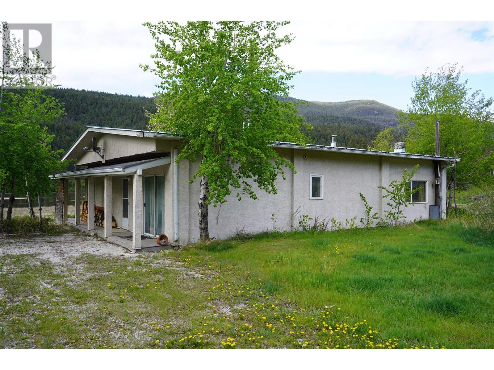 6805 Cariboo 97 Hwy, Clinton, BC V0K 1K0