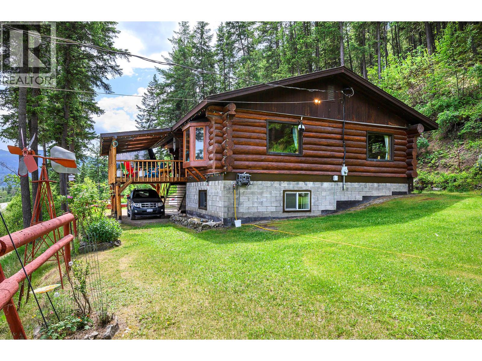 8489 Yellowhead Hwy, Little Fort, BC V0E 1R0