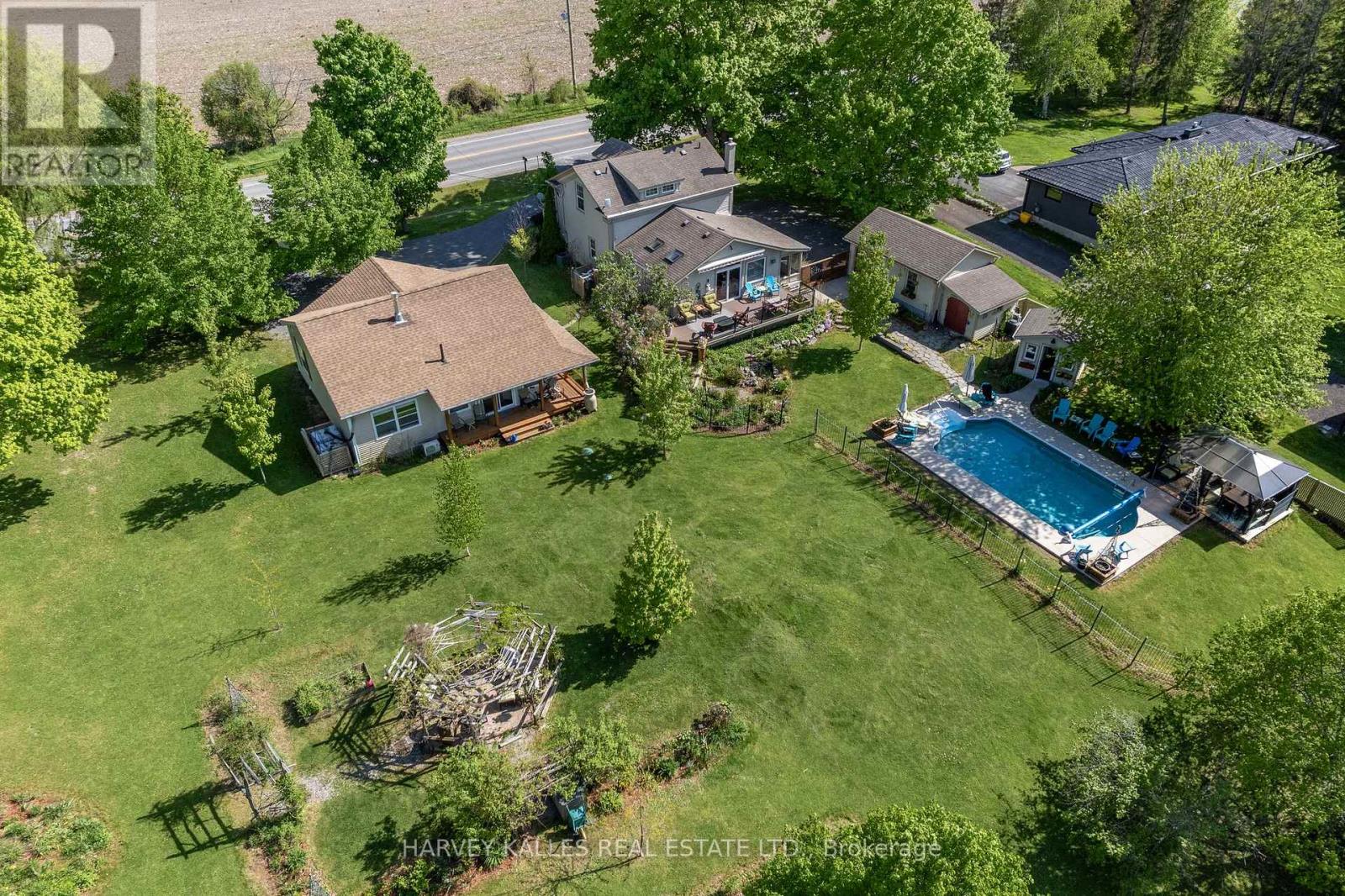 14782 Loyalist Pkwy, Prince Edward County Bloomfield, ON K0K 1G0