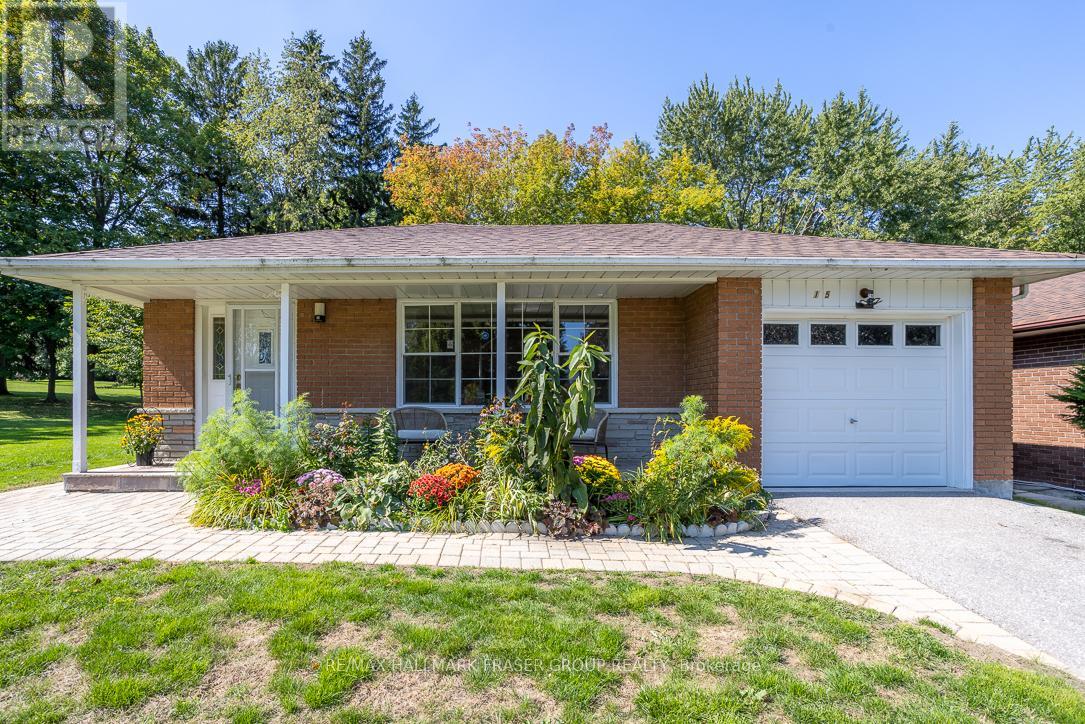15 Stanland Dr, Toronto, ON M1M 2G5