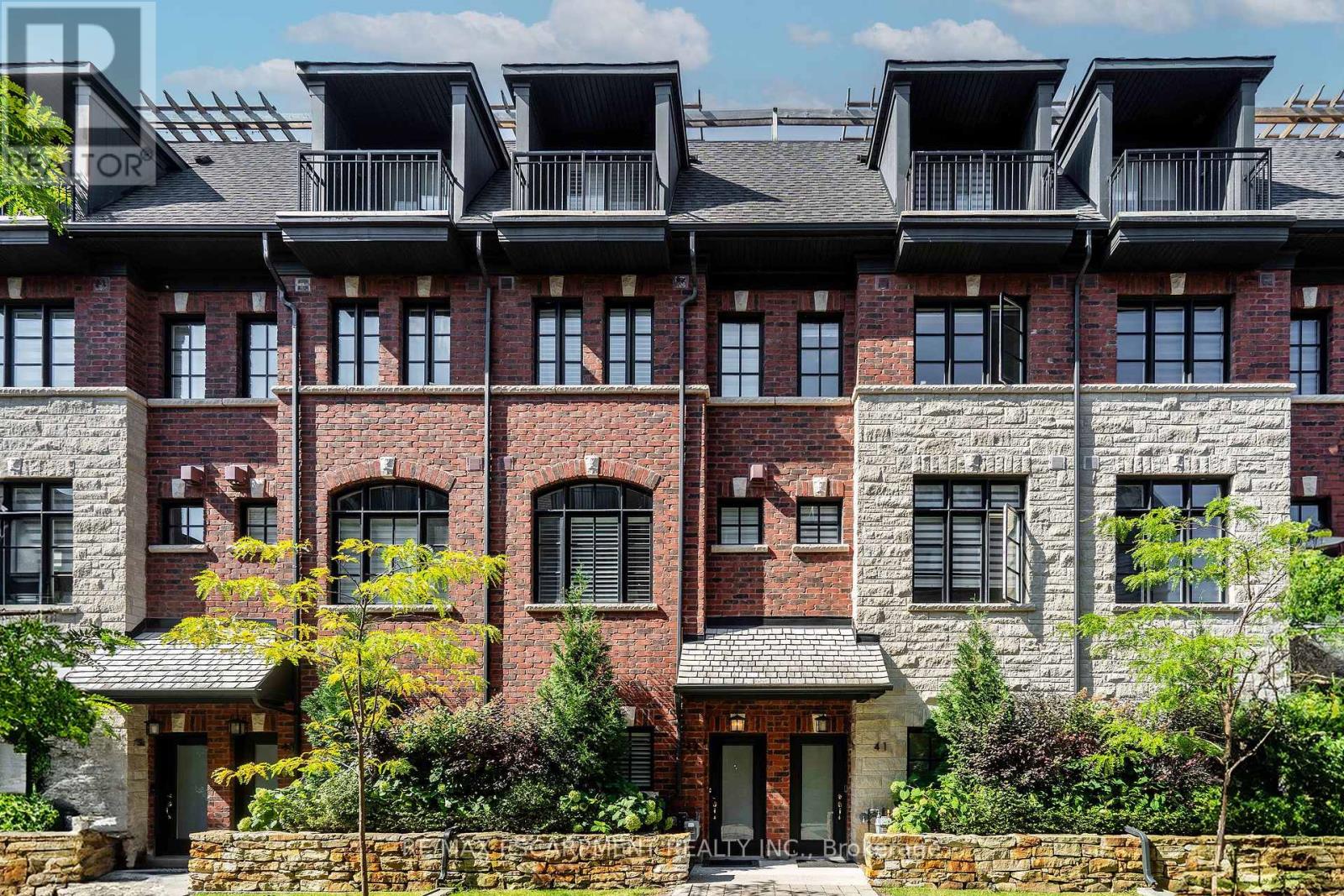 79 Elder Ave, Toronto, ON M8W 0B7